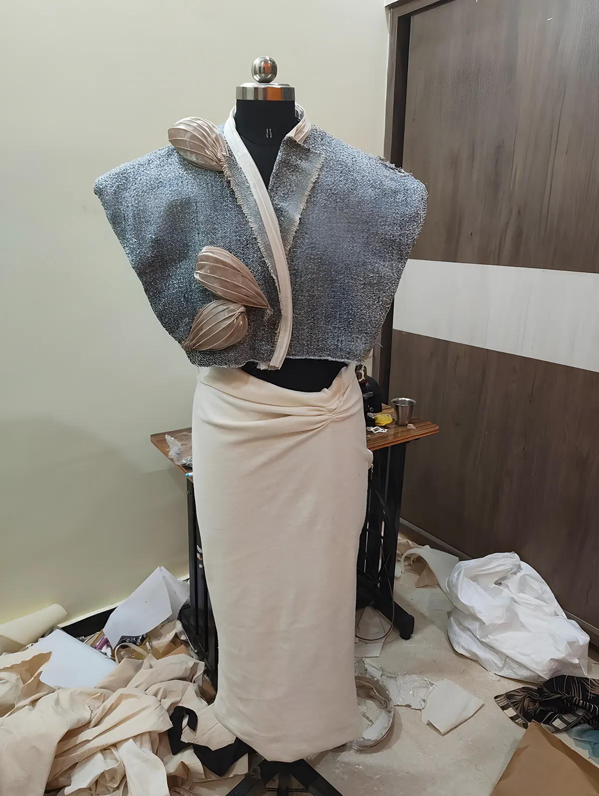 The Shore jacket and skirt on the dress form